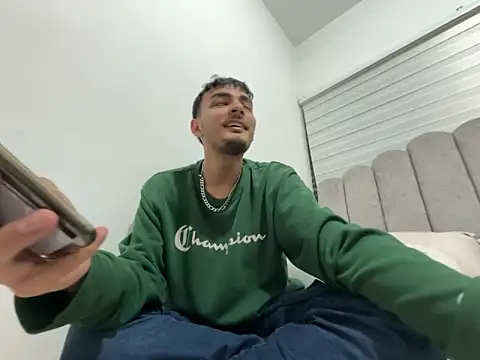 Snapshot of Velvet_man chatting on March 21, 2026, 3:55 am Velvet man online show from March 21, 2026, 3:55 am