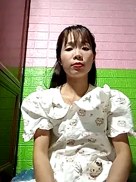 AmyLinee01 online show from April 29, 2026, 11:03 am