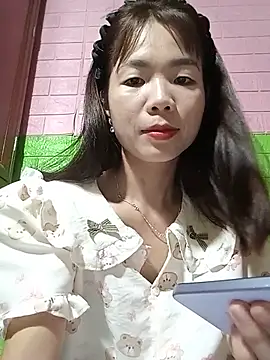 Snapshot of AmyLinee01 chatting on June 1, 2026, 7:21 am AmyLinee01 online show from June 1, 2026, 7:21 am