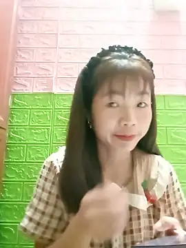 AmyLinee01 online show from June 24, 2026, 12:15 pm