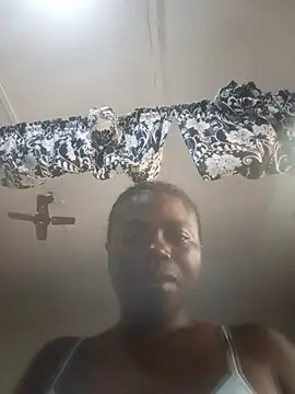 Bobqeen1 online show from July 8, 2026, 11:04 am