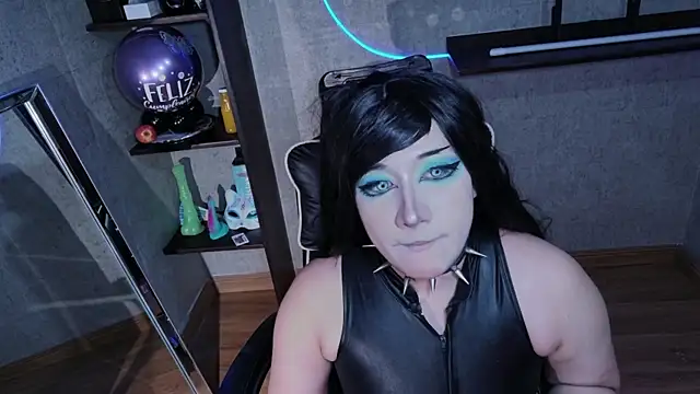 Carmillaa online show from May 16, 2026, 12:18 am