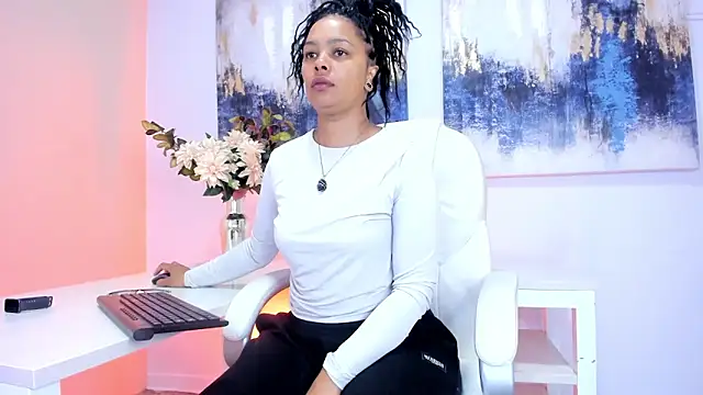 andreazoe online show from June 9, 2026, 2:28 pm
