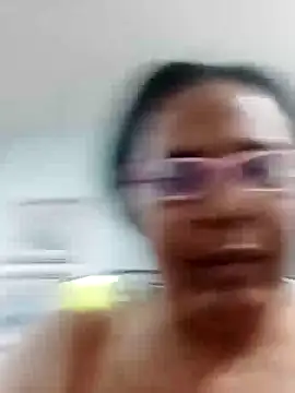 Snapshot of sexymomsn chatting on April 9, 2026, 12:21 am sexymomsn online show from April 9, 2026, 12:21 am