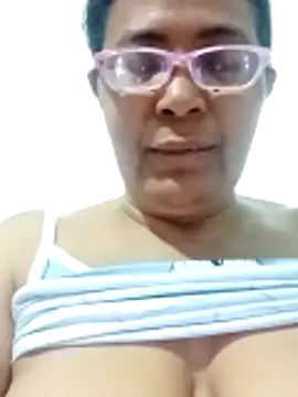 Snapshot of sexymomsn chatting on April 13, 2026, 12:21 pm sexymomsn online show from April 13, 2026, 12:21 pm