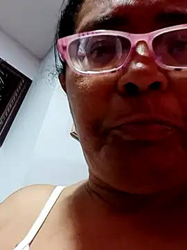 Snapshot of sexymomsn chatting on April 22, 2026, 12:39 pm sexymomsn online show from April 22, 2026, 12:39 pm
