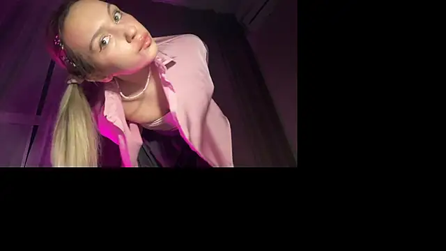 Candy Loveee online show from March 25, 2026, 10:38 pm