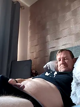 Snapshot of Notiesfuk chatting on April 7, 2026, 12:05 pm Notiesfuk online show from April 7, 2026, 12:05 pm