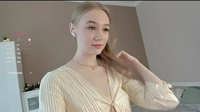 Sellina moon online show from March 24, 2026, 7:02 am