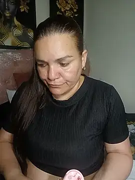 Snapshot of Zuleyka_69 chatting on June 22, 2026, 11:24 pm Zuleyka 69 online show from June 22, 2026, 11:24 pm