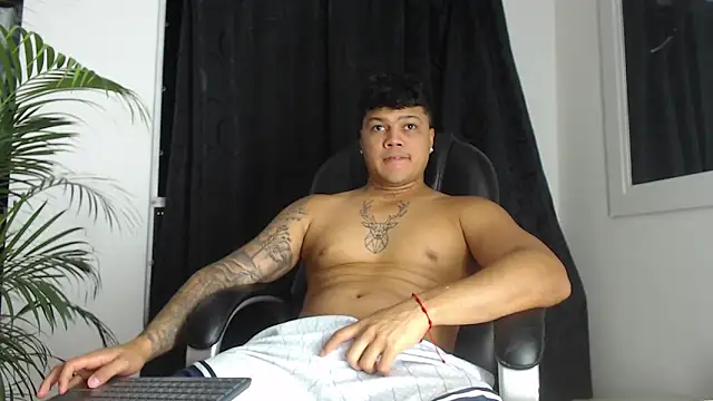 Snapshot of Pedro_x777 chatting on April 1, 2026, 2:12 am Pedro x777 online show from April 1, 2026, 2:12 am