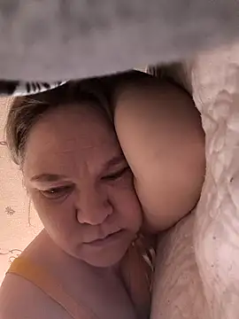 Snapshot of _Yourpussy_ chatting on March 29, 2026, 8:47 am Yourpussy online show from March 29, 2026, 8:47 am