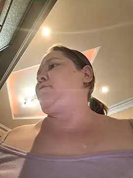 Snapshot of _Yourpussy_ chatting on April 12, 2026, 3:28 pm Yourpussy online show from April 12, 2026, 3:28 pm