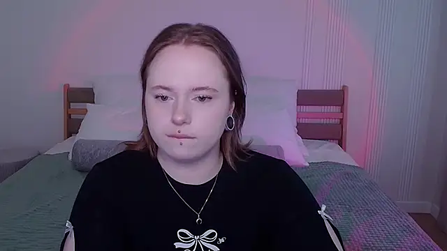 SelenaLily online show from March 25, 2026, 1:06 pm