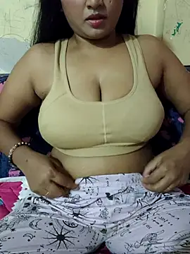 Snapshot of Tridha_2 chatting on April 18, 2026, 6:23 pm Tridha 2 online show from April 18, 2026, 6:23 pm