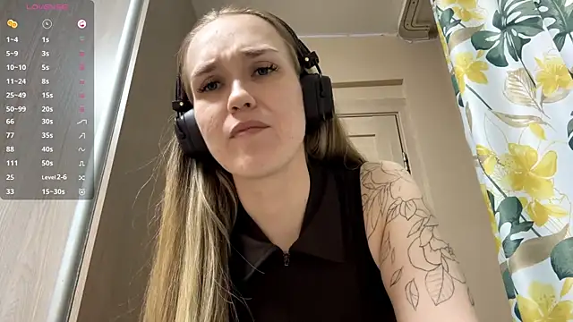 Snapshot of DenitaSpace chatting on April 18, 2026, 7:07 pm DenitaSpace online show from April 18, 2026, 7:07 pm