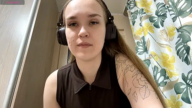 Snapshot of DenitaSpace chatting on April 21, 2026, 2:23 pm DenitaSpace online show from April 21, 2026, 2:23 pm