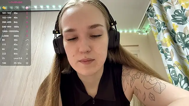 Snapshot of DenitaSpace chatting on April 23, 2026, 2:19 pm DenitaSpace online show from April 23, 2026, 2:19 pm