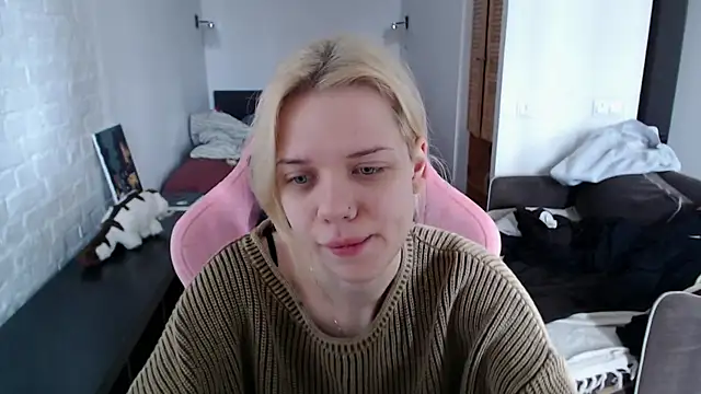 TenderChloe online show from April 5, 2026, 8:55 am