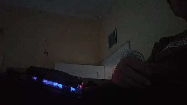 Snapshot of Sueliton2 chatting on March 24, 2026, 8:58 pm Sueliton2 online show from March 24, 2026, 8:58 pm