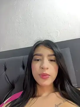 Hannaa blondee online show from April 8, 2026, 12:32 am