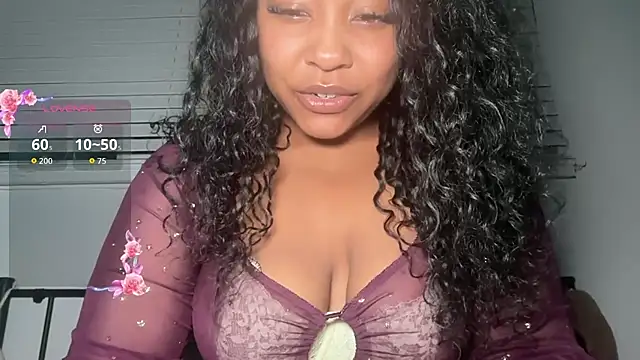 Yourmommysilk online show from June 28, 2026, 4:07 am