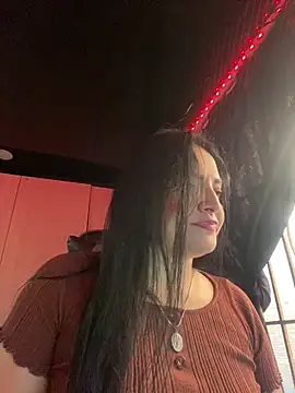 Snapshot of Alessia_Peach chatting on April 1, 2026, 12:17 pm Alessia Peach online show from April 1, 2026, 12:17 pm