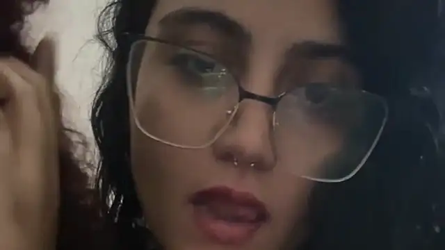 MENINAS 70 online show from July 2, 2026, 2:44 am