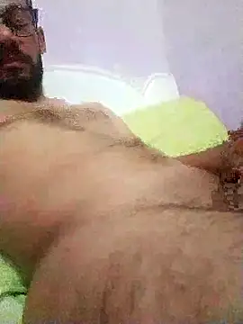 Snapshot of Alimohamed08 chatting on May 16, 2026, 12:18 am Alimohamed08 online show from May 16, 2026, 12:18 am