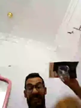 Snapshot of Alimohamed08 chatting on July 14, 2026, 8:58 pm Alimohamed08 online show from July 14, 2026, 8:58 pm