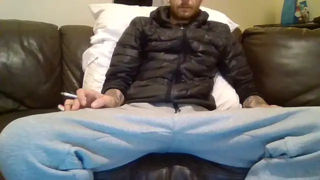 feetlovrr94 online show from April 9, 2026, 10:37 pm