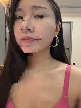 xiaoxiong168 online show from May 1, 2026, 11:04 am