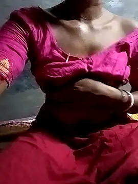 cuterani12345 online show from April 4, 2026, 10:07 pm