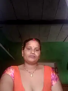 Snapshot of Shivani09900 chatting on July 4, 2026, 5:02 am Shivani09900 online show from July 4, 2026, 5:02 am