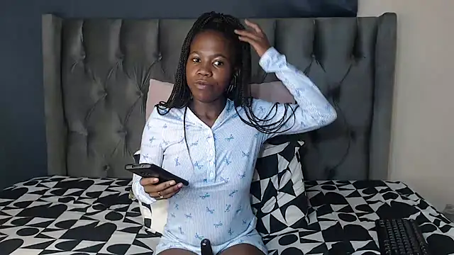 Snapshot of Cybil_Hearts chatting on April 24, 2026, 3:53 am Cybil Hearts online show from April 24, 2026, 3:53 am
