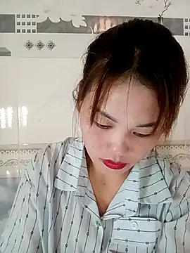 meg 06 online show from May 5, 2026, 12:18 am