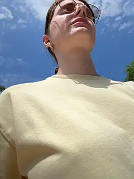 FReyja 44 online show from July 14, 2026, 7:57 am