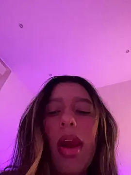 Lusty Lunaa online show from May 18, 2026, 7:58 am