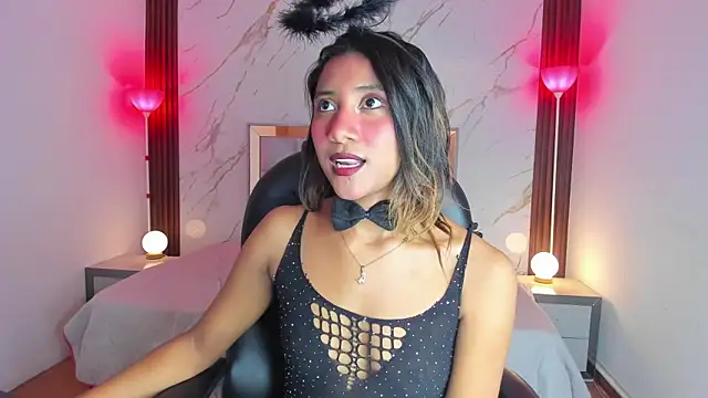 EsperanzaMora online show from April 28, 2026, 3:06 pm