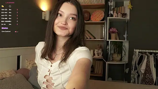 GussieGoold online show from April 8, 2026, 12:38 pm