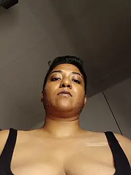 Snapshot of kamilah_rose chatting on June 14, 2026, 4:31 pm kamilah rose online show from June 14, 2026, 4:31 pm