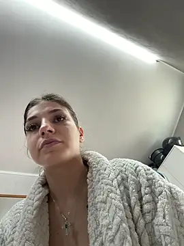 christahot online show from April 13, 2026, 12:32 pm