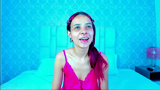 Snapshot of erizdarkveyl chatting on June 19, 2026, 5:01 am erizdarkveyl online show from June 19, 2026, 5:01 am