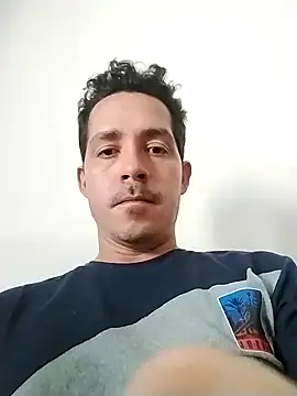 Gabriel leon33 online show from May 6, 2026, 9:31 pm