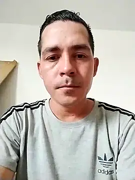 Gabriel leon33 online show from June 14, 2026, 6:54 pm