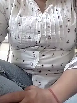 Snapshot of kavaya782 chatting on April 1, 2026, 3:20 pm kavaya782 online show from April 1, 2026, 3:20 pm