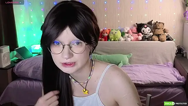 JulietFisher online show from May 10, 2026, 4:17 am