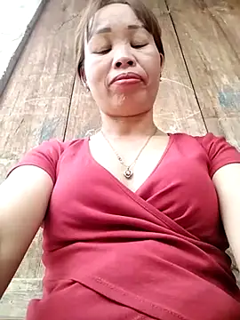 Snapshot of Ely-cute2k chatting on April 28, 2026, 1:59 am Ely-cute2k online show from April 28, 2026, 1:59 am