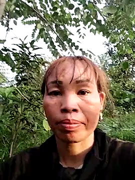 Snapshot of Ely-cute2k chatting on June 17, 2026, 11:01 am Ely-cute2k online show from June 17, 2026, 11:01 am