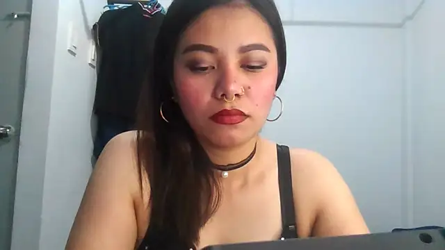 ShyShopia online show from March 26, 2026, 9:59 am